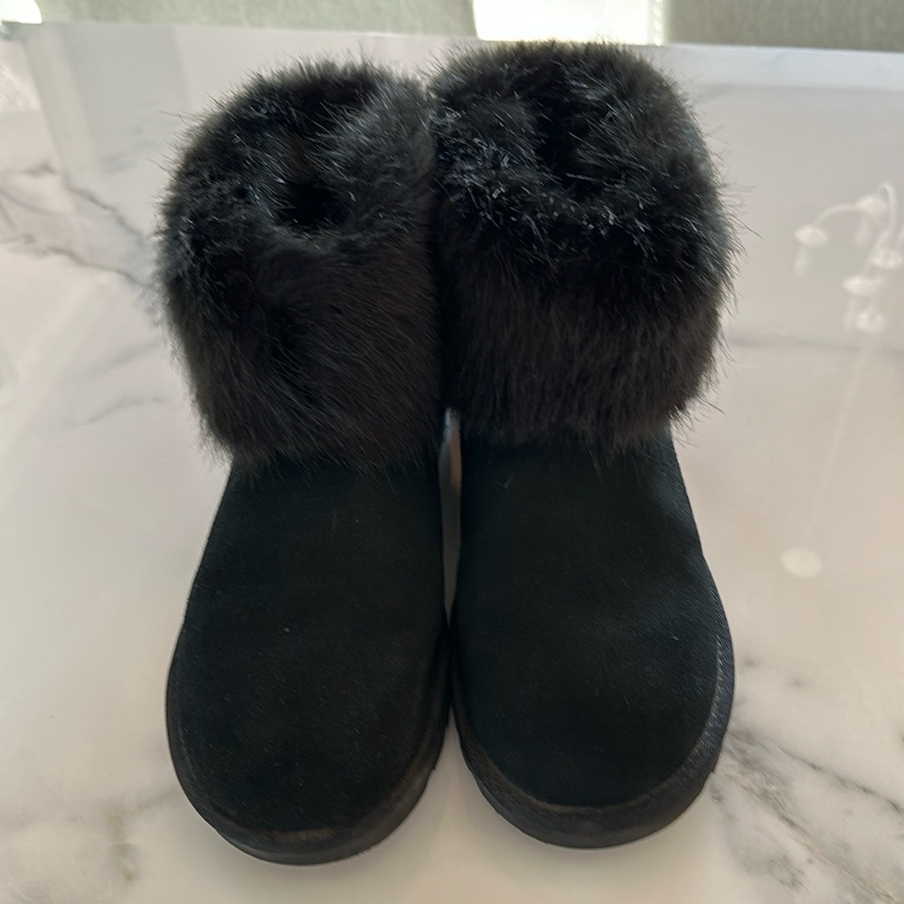 UGG Mini Blakeley Black size 8